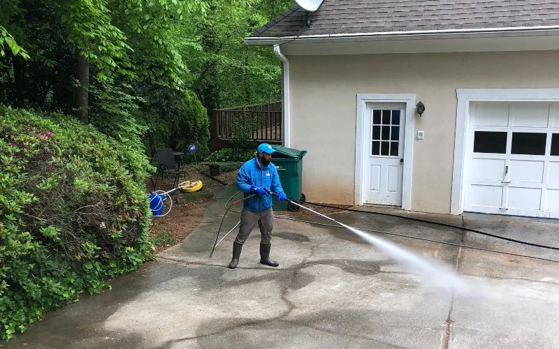 residential pressure washing